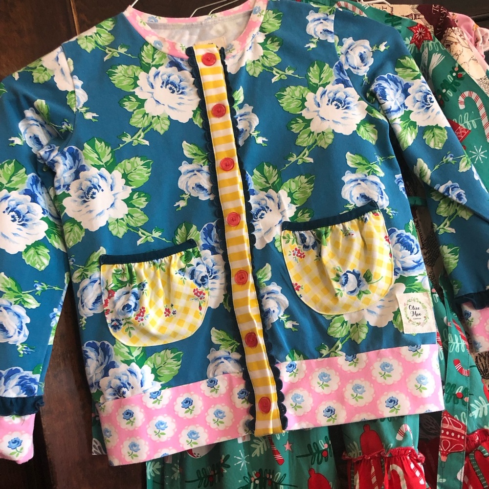 Beautiful Olive Mae girls jacket size 7-8 blue floral pockets